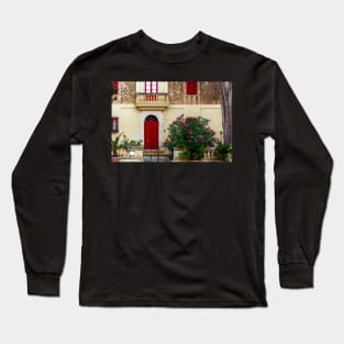 Picturesque house in Mdina, Malta Long Sleeve T-Shirt